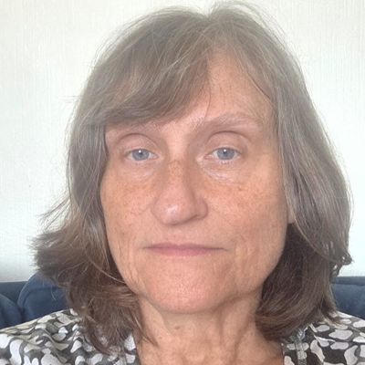 Dr Julie Withecomb